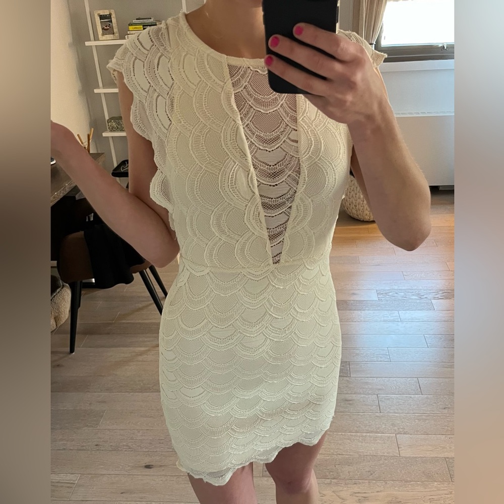 Scalloped Lace Mini Dress Size Small (2-4)